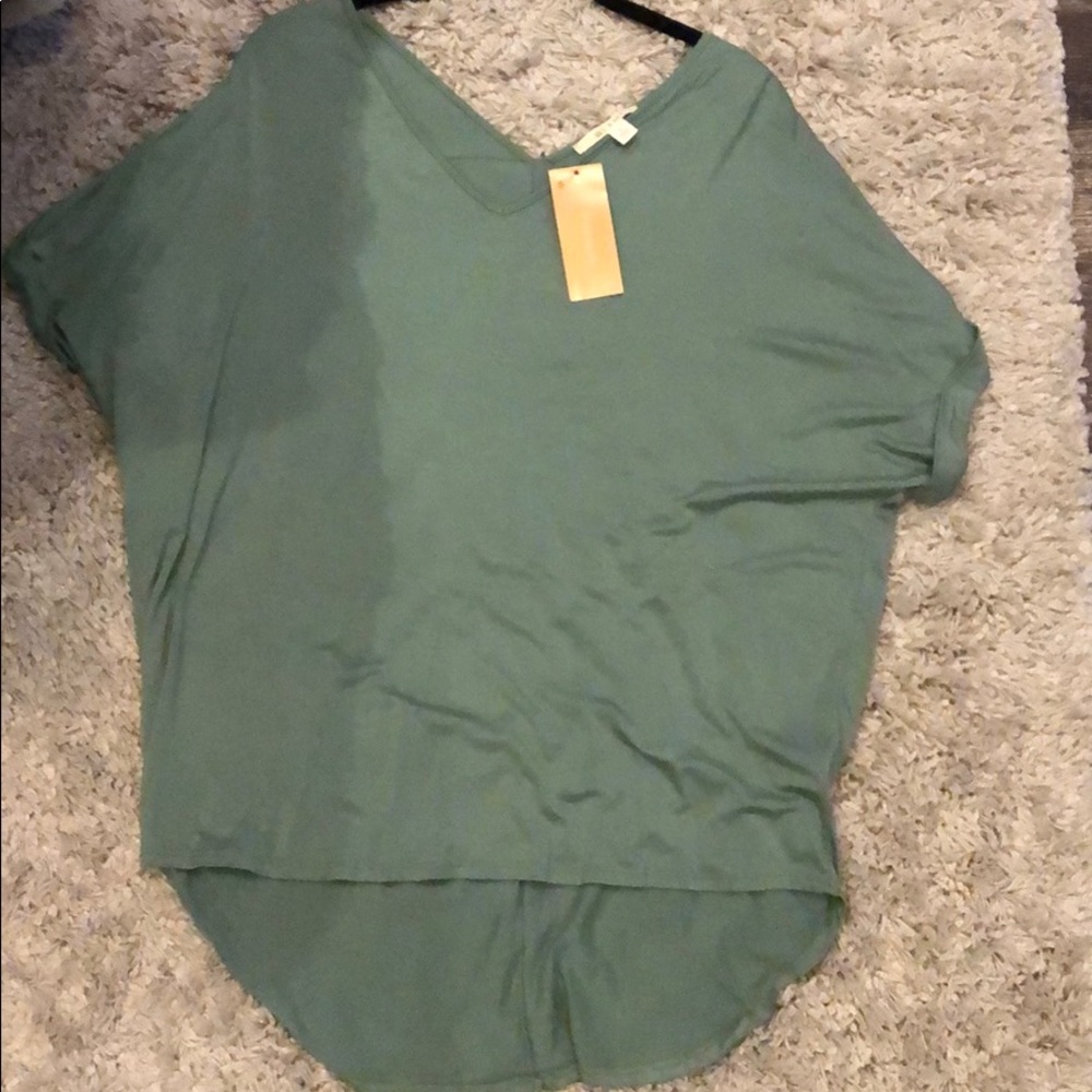 Short sleeve top